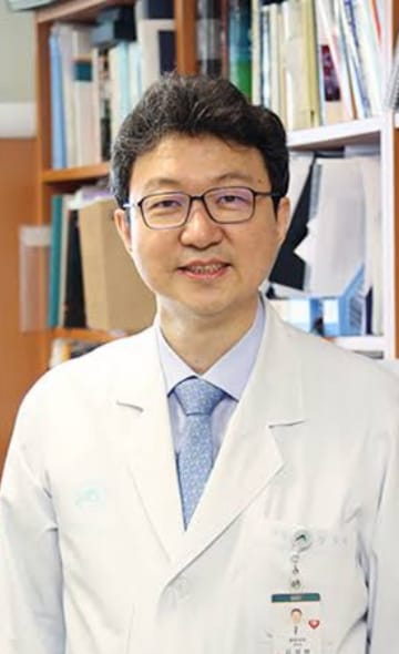 الدكتور كيم سونغ باي