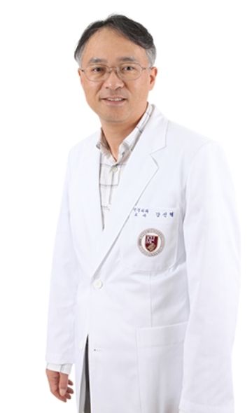 Доктор Кан Шин-Хёк