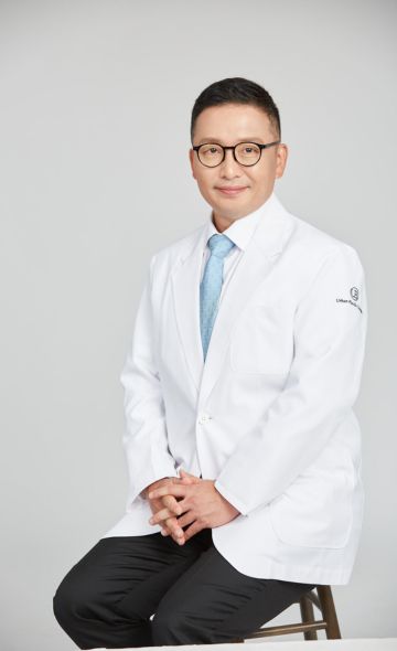 Dr. Choi Eun Kyu